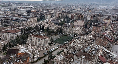 Hatay BB Başkanı Lütfü Savaş: 1200'den Fazla Bina Yıkıldı, Kendi Ekiplerimiz de Enkaz Altında