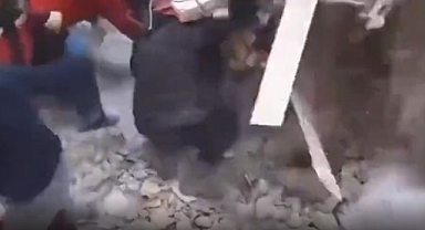 Hatay'da Arama Kurtarma Ekiplerinin Üstüne Enkaz Çöktü