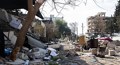 Hataylı Depremzede Polis: Emniyet Bize Ne İzin Ne Kalacak Yer Verdi, Perişanız
