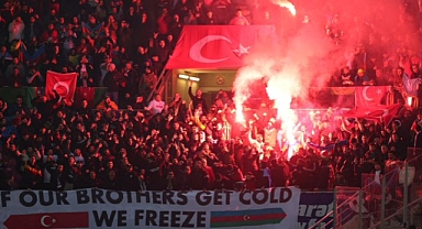 Karabağ Taraftarlarından Belçika Deplasmanında Duygulandıran Pankart