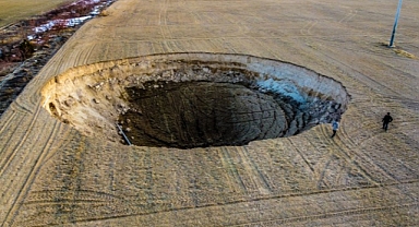 Konya'da 37 Metre Çapında Obruk