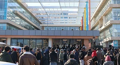 Mersin Büyükşehir Belediye Başkanı Seçer'den Suriyeli Uyarısı: Bunu Taşıyamayız