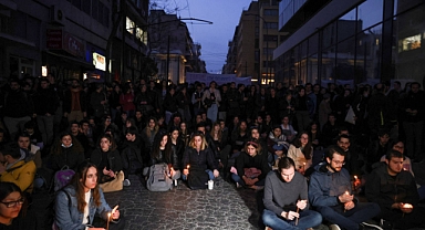 38 Kişinin Hayatını Kaybettiğini Tren Kazası Sonrası Atina Sokaklarında Protesto: 'Sorumlular Hesap Verecek'