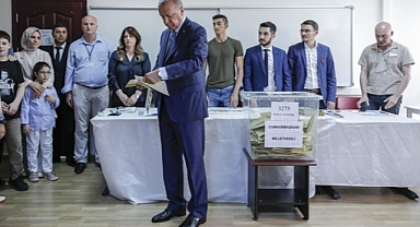 Adalet Bakanlığı'ndan Açıklama: Erdoğan'ın Yeniden Aday Olmasının Önünde Engel Yok