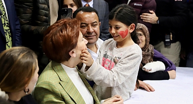 Akşener, Ankara'da Kalan Depremzedeleri Ziyaret Etti