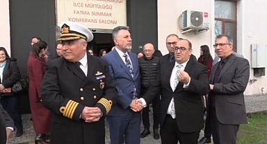 Bayraklı Belediye Başkanı'ndan İlçe Milli Eğitim Müdürü'ne Tepki: Atatürk Demek Zorunuza mı Gidiyor