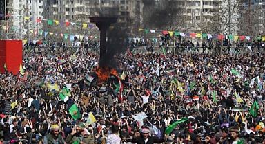 Bir Nevruz Kutlaması Daha Kürtçü Terörün Propagandasına Dönüştü: HDP'nin Düzenlediği Etkinlikte, PKK'nın Elebaşı Öcalan İçin Sloganlar Atıldı