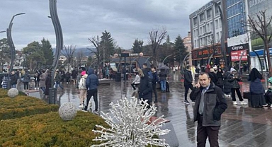 Bolu'da Deprem Sebebiyle Evlerine Girmekte Tereddüt Yaşayan Vatandaşlar Camilerde Konaklayabilecek