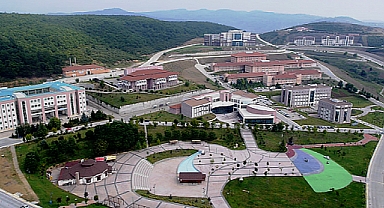 Depremzede Öğrencisine 'Sanki Atom Bombası Attılar' Diyen Akademisyen Görevinden Uzaklaştırıldı