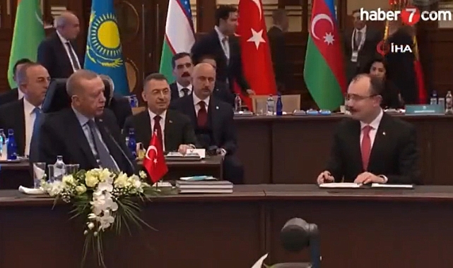 Erdoğan, AKP'li Ticaret Bakanı Mehmet Muş'un İmzasını Beğenmedi: O Ne Biçim İmza Ya?