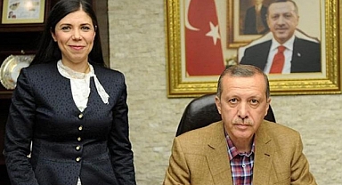 'Erdoğan İslam Aleminin Umududur' Diyen Eski AKP'li Pelin Gündeş, İYİ Parti'den Milletvekili Aday Adayı Oldu