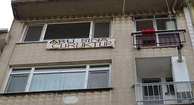 Evi Boşaltan Kiracı Pankart Astı: Bu Bina Çürüktür
