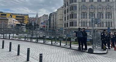 Feminist Gece Yürüyüşü Öncesinde Polis Taksim'e Çıkan Yolları Kapattı