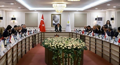 İYİ Parti Genel İdare Kurulu Toplantısı Başladı: Adaylık ve Masa Görüşülüyor