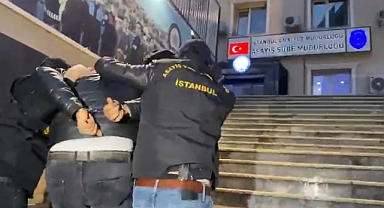 İYİ Parti İstanbul İl Başkanlığı'na Ateş Eden Şahsın Emniyete Götürülme Görüntüleri Paylaşıldı
