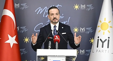 İYİ Parti Sözcüsü Kürşad Zorlu'dan Depremzedelerin Oy Kullanabilmesi İçin Hatırlatma