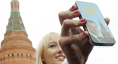 Kremlin Rejimi, Hükümet Çalışanlarına iPhone Kullanımını Yasakladı