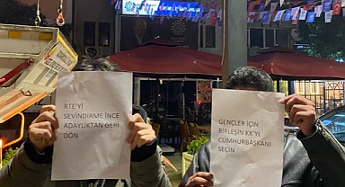 Memleket Partisi Kocaeli İl Başkanlığı'na Giden Gençler, İnce'nin Adaylıktan Çekilmesini İstedi