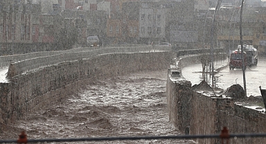 Meteoroloji'den Deprem Bölgesi İçin Uyarı: Kuvvetli Yağış Bekleniyor