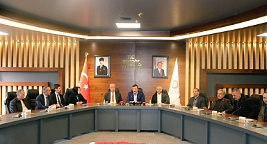 Parti Devleti: AKP Bingöl Teşkilatı, Bingöl Valiliği'nde Toplantı Yaptı