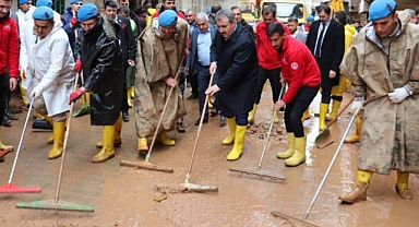 Sarı Çizmeli Destici, Afet Bölgesinde 'Canla Başla' Çalıştı
