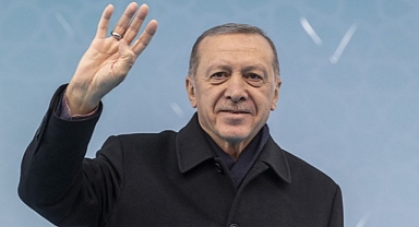 Sokak Röportajları Giderek İlginç Bir Hal Alıyor: Erdoğan'ı İstiyorum Çünkü Çok Yakışıklı