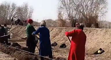 Soykırımcı ÇKP Rejimi Uygur Kadınları Zorla Çalıştırıyor