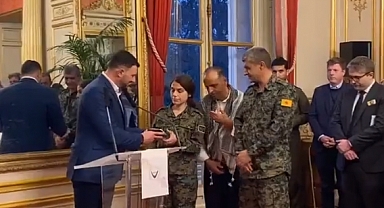 Türkiye'nin 'Müttefiki' Fransa; Kürtçü Terör Şebekesinin Suriye'deki Elebaşlarına 'Onur Madalyası' Taktı