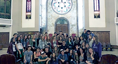 Üsküdar Amerikan Lisesi Öğrencilerinin Musevi Öğrencilere Karşı Nazi Selamı Verdiği İddia Edildi