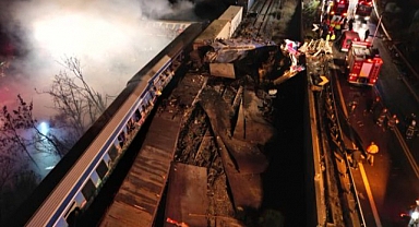 Yunanistan'daki Tren Kazasında Can Kayıpları Artıyor: Hayatını Kaybedenlerin Sayısı 36'ya Yükseldi