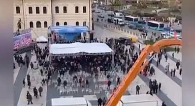 AKP'li Bakan Murat Kurum'un Konuşması Sırasında Tören Alanı Boş Kaldı