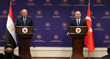 AKP'li Dışişleri Bakanı Çavuşoğlu, Mısırlı Mevkidaşı ile Bir Araya Geldi