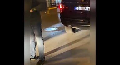'AKP' Plakalı Çakarlı Araç Sürücüsü Kendisine Yol Vermeyen Taksiciye Saldırdı