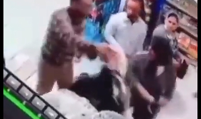 İran'da Molla Milisi Başörtüsü Takmayan Kadınların Kafasına Yoğurt Döktü, Kadınları Destekleyen Dükkan Sahibine Ceza Verildi