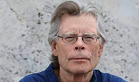 'Erkekler Hamile Kalamaz' Diyen Stephen King, 'Transfobik' Olmakla Suçlanıp Linç Edildi