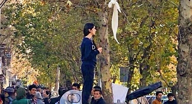 İran'daki Molla Diktatörlüğü Kıyafet Kurallarına Karşı Çıkan Kadınları 'Dizginlemek' İçin Kamera Sistemleri Kurdu