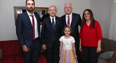 Kılıçdaroğlu, 'Memur Teoman'ı Ziyaret Etti: Dürüst Adama Sahip Çıkmak Bay Kemal'in Görevi
