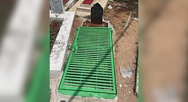 Pakistan'da Aileler, Tecavüzü Önlemek İçin Kızlarının Mezarına Kafes Koymaya Başladı İddiası