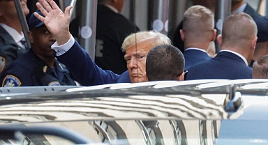 Eski ABD Başkanı Donald Trump, Mahkemede Kendisine Yöneltilen 34 Suçun Tamamını Reddetti