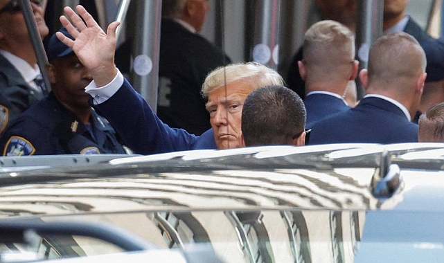 Eski ABD Başkanı Donald Trump, Mahkemede Kendisine Yöneltilen 34 Suçun Tamamını Reddetti
