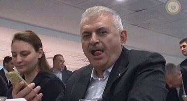 AKP Başkanvekili Yıldırım'dan Mehmet Akif Ersoy'a: Yarım Dakika Daha Ver Parası Neyse Veririz