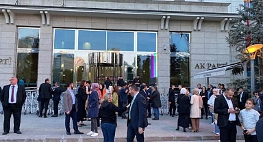 AKP Genel Merkezi, Bomba Araması Nedeniyle Boşaltıldı