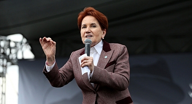 Akşener'den AKP İstanbul Mitinginde Açılan Pankarta Tepki: Keşke Hepiniz Birer 'Karı' Olabilseniz