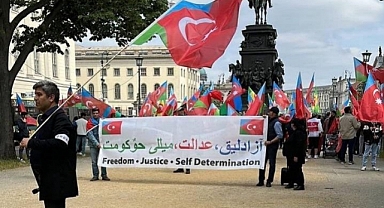 Almanya'da Güney Azerbaycan Başkaldırmaları'nın Yıldönümünde İran Protesto Edildi