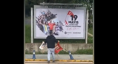 Belediyenin Eksiğini Vatandaş Tamamladı: Atatürk'süz 19 Mayıs Afişine Atatürk Resmi Yapıştırdı