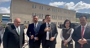 Erzurum'da Müşahitler Seçmeni Yönlendirmiş