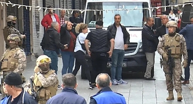 Esenler'de Bir Erkek Eşini ve Çocuğunu Katledip İntihar Etti
