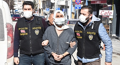 Eşini ve Kızını Bıçaklayan Afgan'a Müdahale Edip Yaralayan Türk Gencine 5 Yıl Hapis Cezası Verildi