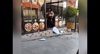 Fas Uyruklu Kadın Bastığı Kafede Ortalığı Birbirine Kattı