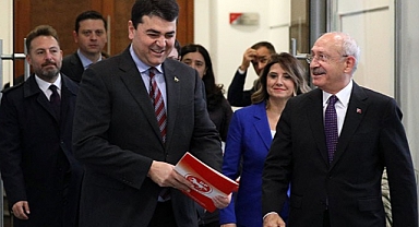 Gültekin Uysal, 'Kılıçdaroğlu'nun Elini Rahatlatmak İçin' Cumhurbaşkanı Yardımcılıklarından Çekilme Önerisinde Bulundu İddiası
